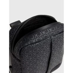 Calvin Klein Rubberized Conv Repo Black Uv Mono -Herentassen Verkoop image 2675